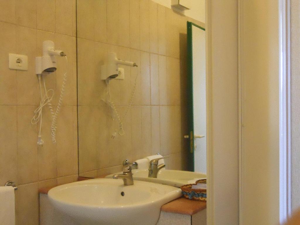 Hotel Traghetto Civitavecchia Luaran gambar
